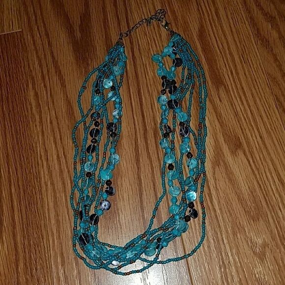 Necklace lot multi strand and single strand - Picture 2 of 7